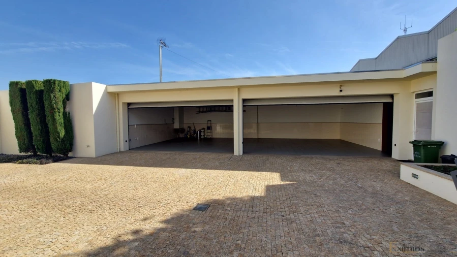 Moradia T5 para Venda em Bougado (São Martinho e Santiago) Foto 27