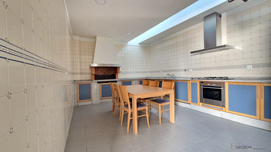 Moradia T5 para Venda em Bougado (São Martinho e Santiago) Foto 6