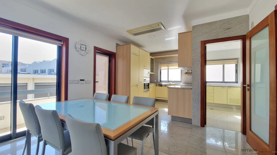 Moradia T5 para Venda em Bougado (São Martinho e Santiago) Foto 10