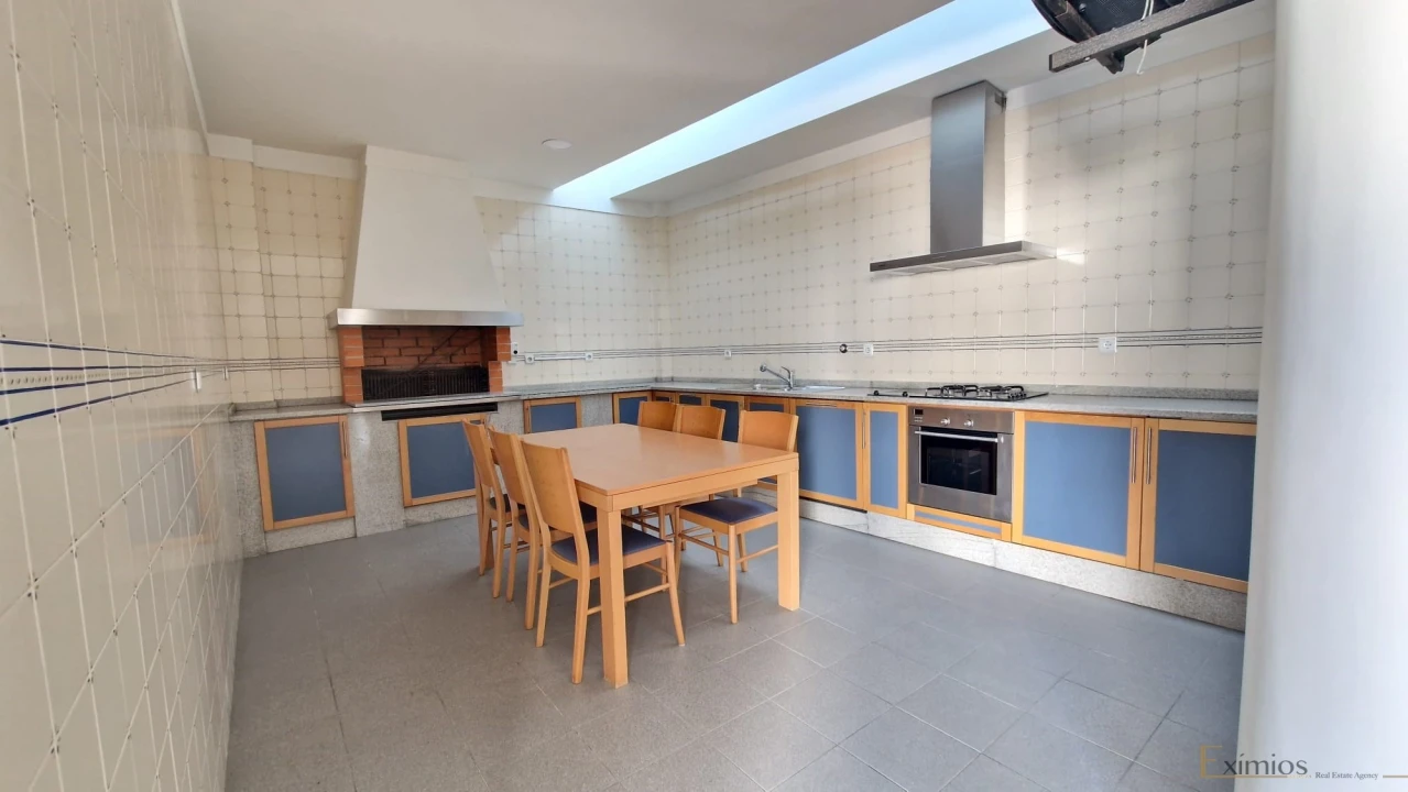 Moradia T5 para Venda em Bougado (São Martinho e Santiago) Foto 7