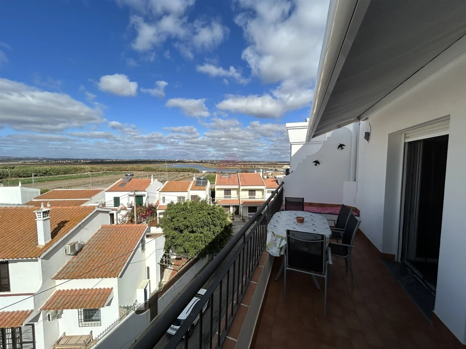 Apartamento T2 para Venda em Vila Real de Santo Antonio Foto 2