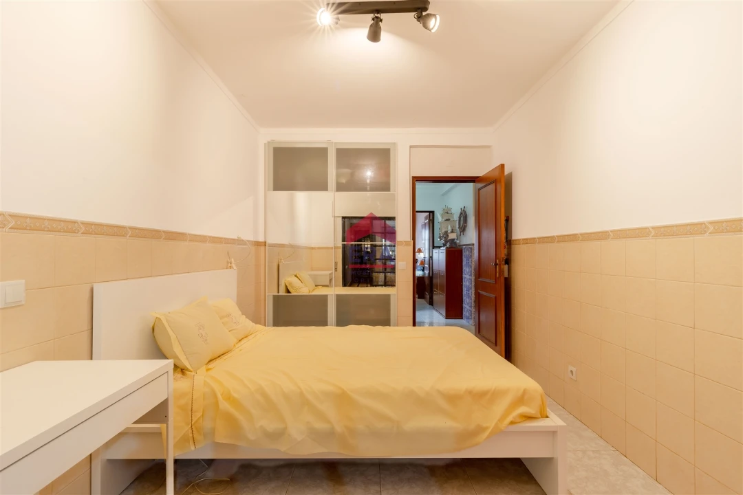 Apartamento T0 para Venda em Olhão Foto 15