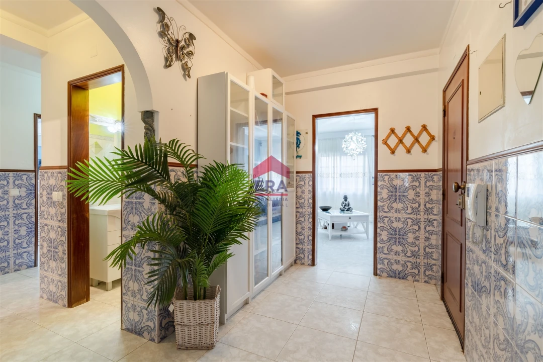 Apartamento T0 para Venda em Olhão Foto 5