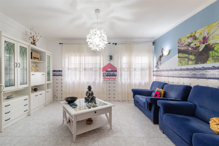 Apartamento T0 para Venda em Olhão Foto 7
