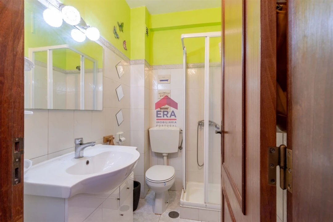 Apartamento T0 para Venda em Olhão Foto 11