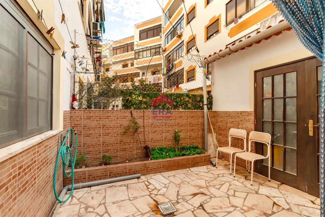 Apartamento T0 para Venda em Olhão Foto 21