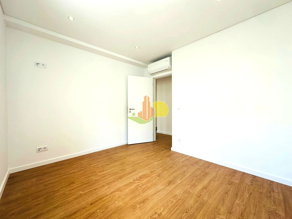 Apartamento T3 para Venda em Buarcos Foto 22