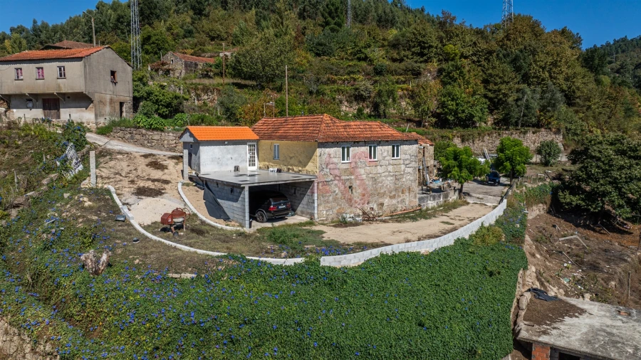 Quinta T3 para Venda em Souselo