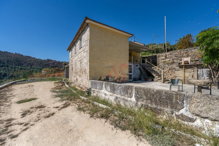 Quinta T3 para Venda em Souselo Foto 5