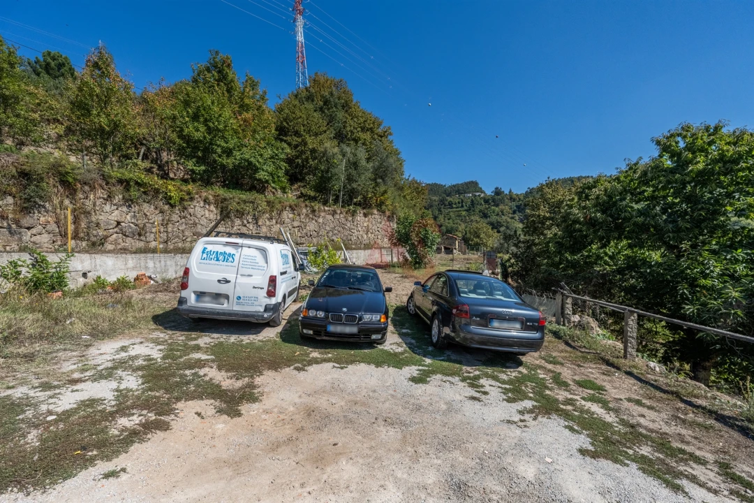 Quinta T3 para Venda em Souselo Foto 25