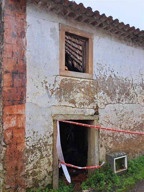 Moradia T4 para Venda em Casais e Alviobeira