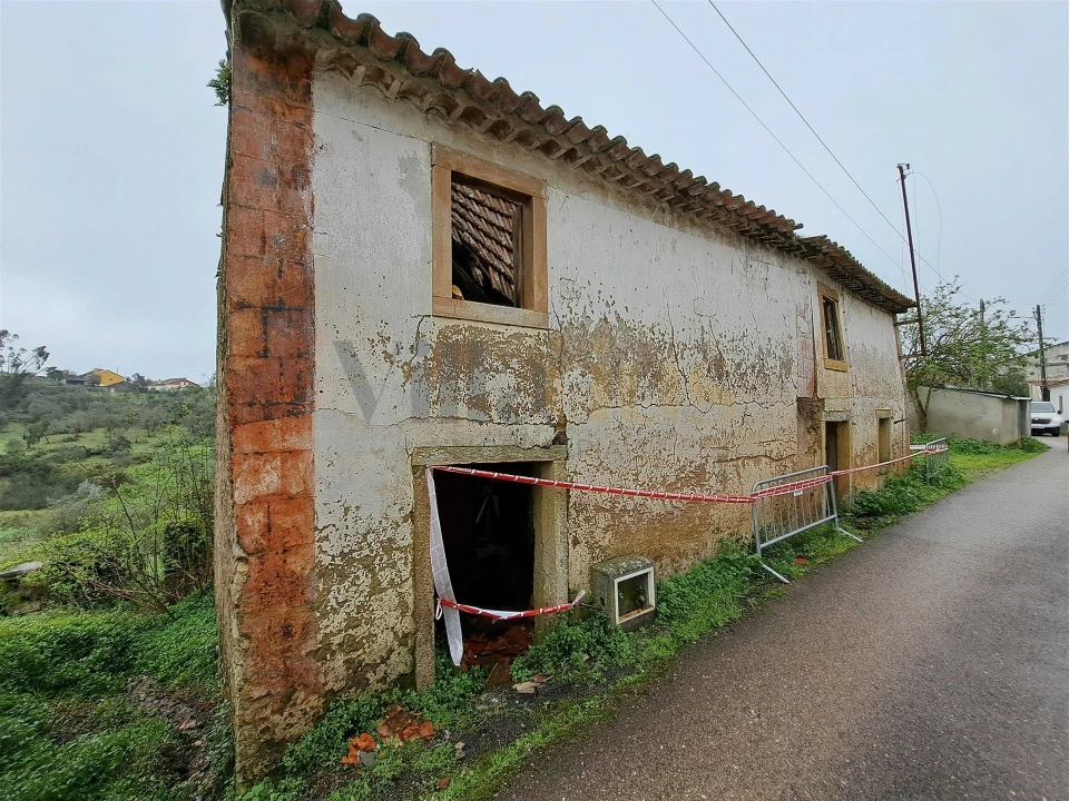 Moradia T4 para Venda em Casais e Alviobeira Foto 2