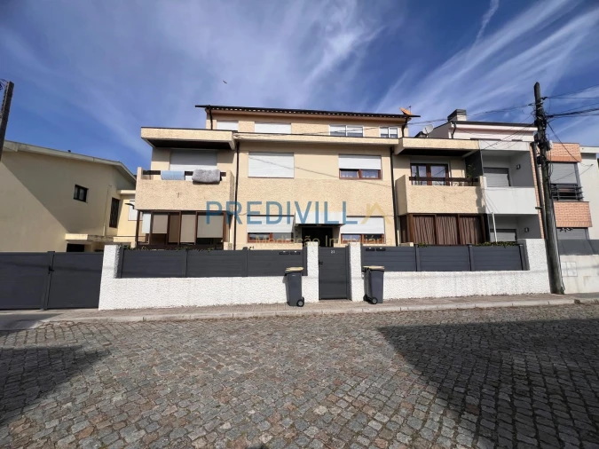 Apartamento T2 para Venda em Vilar de Pinheiro Foto 16