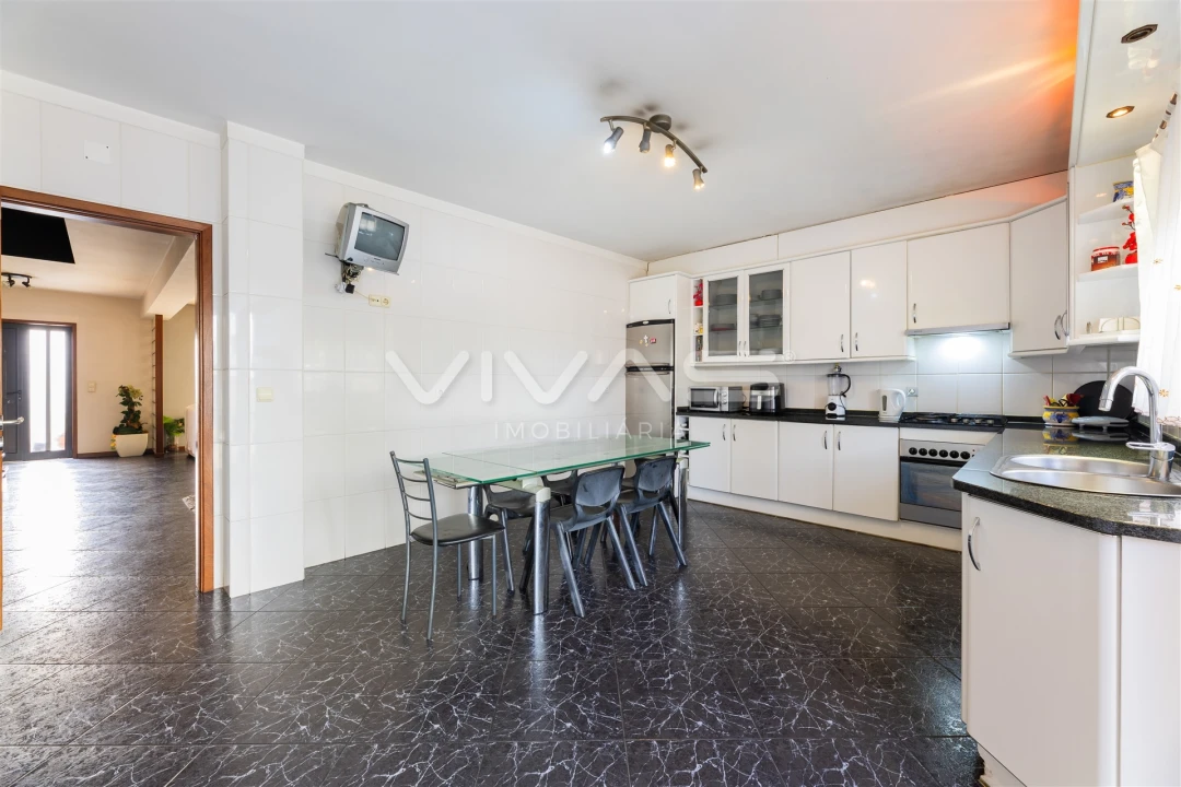 Moradia T3 para Venda em Turiz Foto 9