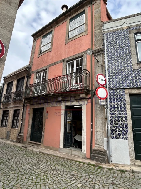 Moradia T3 para Venda em Aldoar, Foz do Douro e Nevogilde