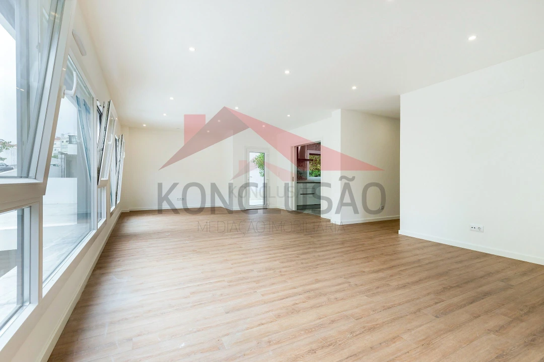 Moradia T4 para Venda em Santa Iria de Azoia, São João da Talha e Bobadela Foto 5