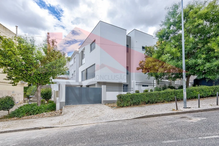 Moradia T4 para Venda em Santa Iria de Azoia, São João da Talha e Bobadela Foto 7