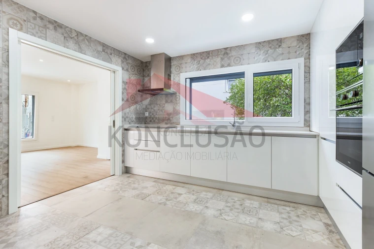 Moradia T4 para Venda em Santa Iria de Azoia, São João da Talha e Bobadela Foto 3