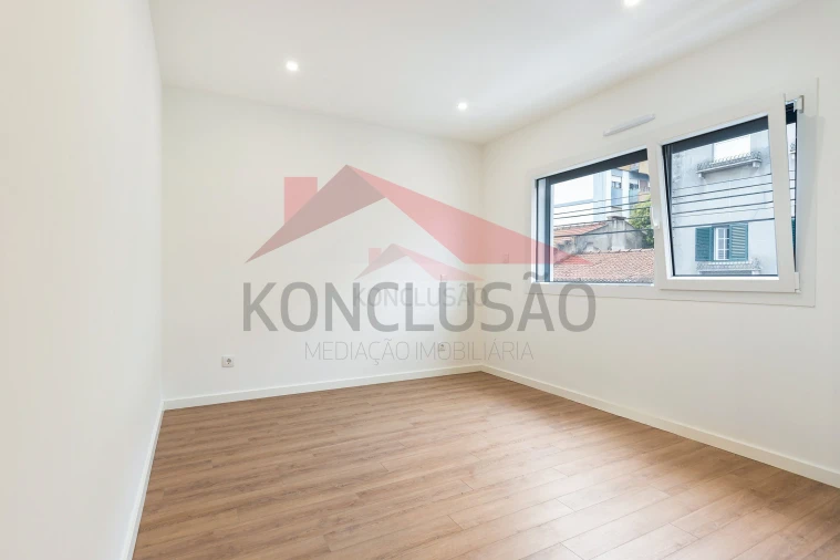 Moradia T4 para Venda em Santa Iria de Azoia, São João da Talha e Bobadela Foto 14