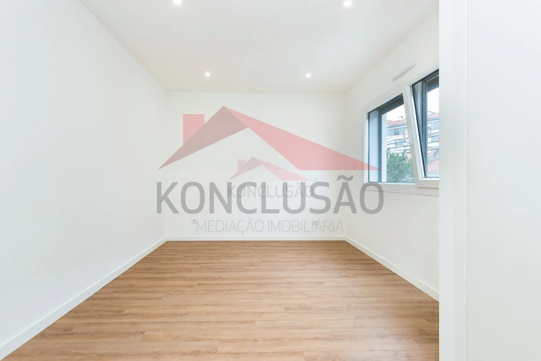 Moradia T4 para Venda em Santa Iria de Azoia, São João da Talha e Bobadela Foto 12