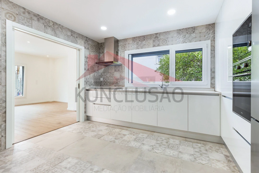 Moradia T4 para Venda em Santa Iria de Azoia, São João da Talha e Bobadela Foto 3