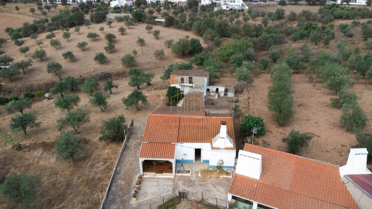 Moradia T3 para Venda em Santiago Maior Foto 3