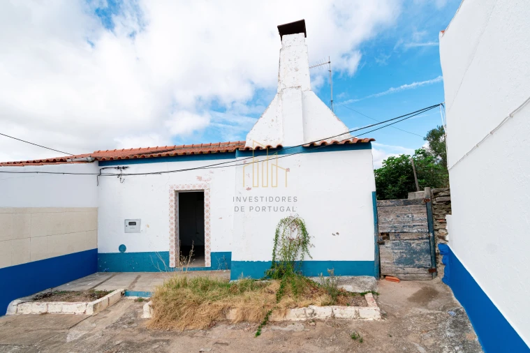 Moradia T3 para Venda em Santiago Maior Foto 6