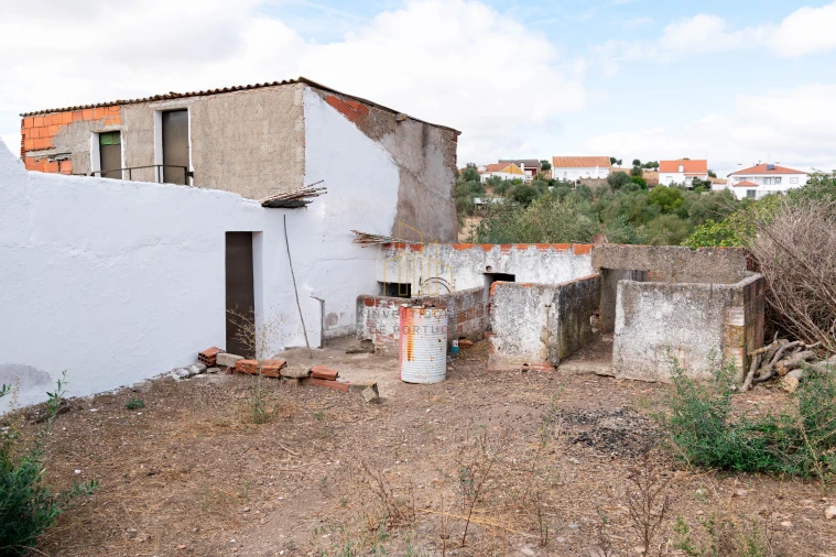 Moradia T3 para Venda em Santiago Maior Foto 9