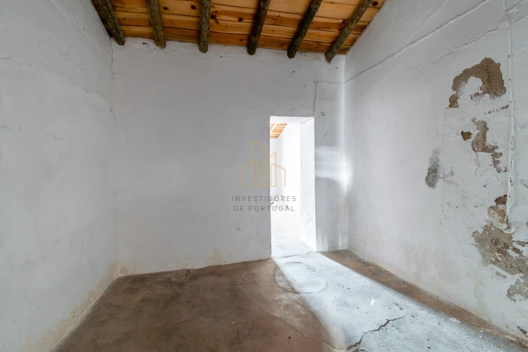 Moradia T3 para Venda em Santiago Maior Foto 4