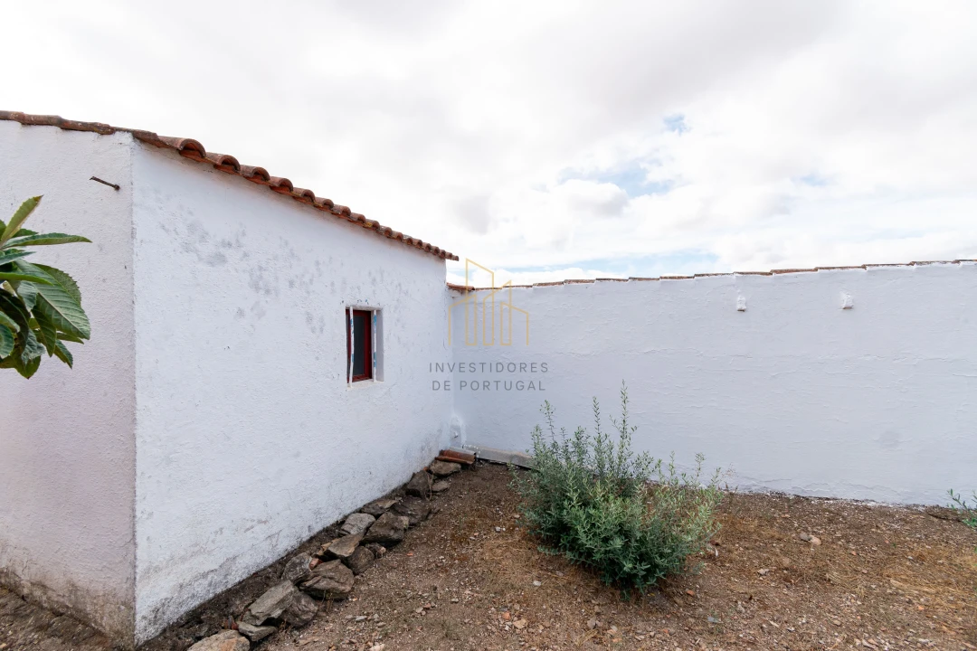 Moradia T3 para Venda em Santiago Maior Foto 8