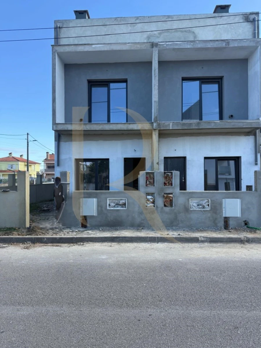 Moradia T4 para Venda em Fernao Ferro Foto 2