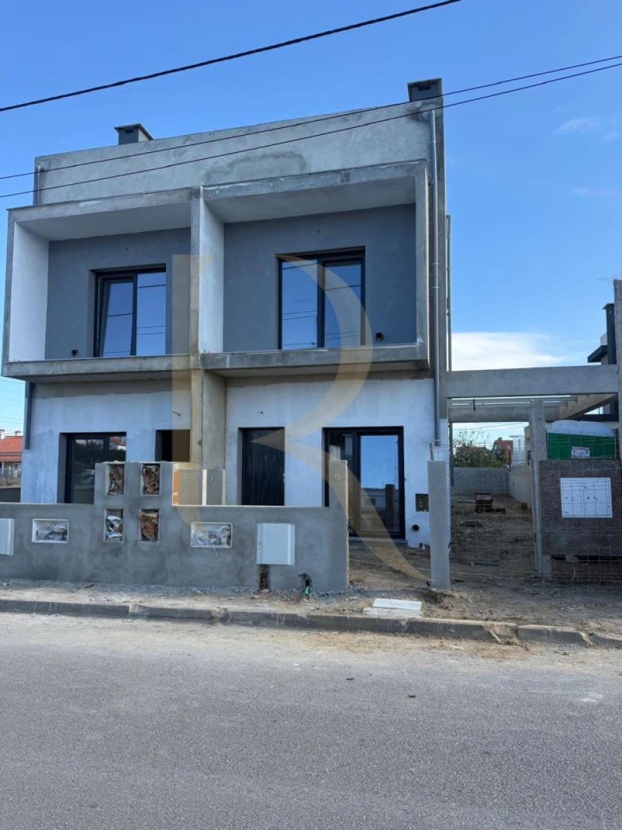 Moradia T4 para Venda em Fernao Ferro Foto 3