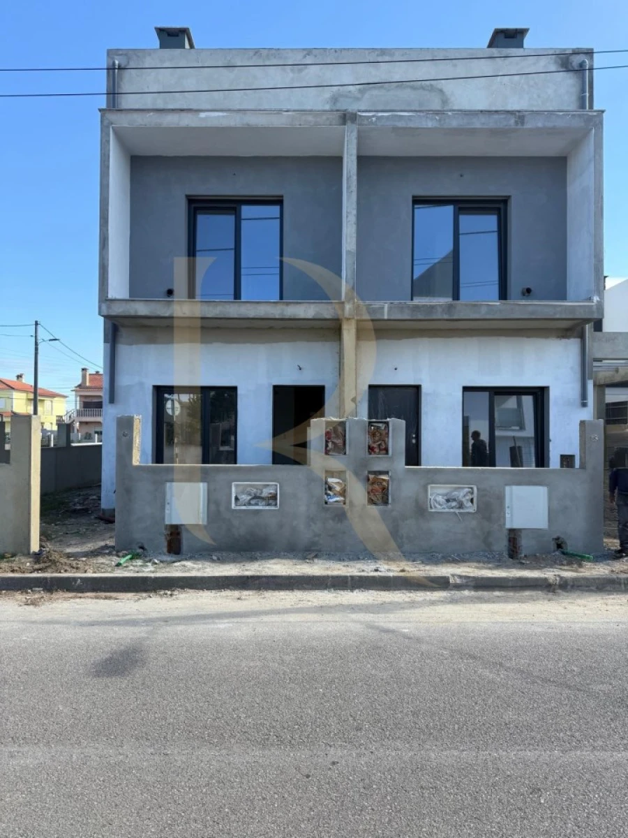 Moradia T4 para Venda em Fernao Ferro Foto 4