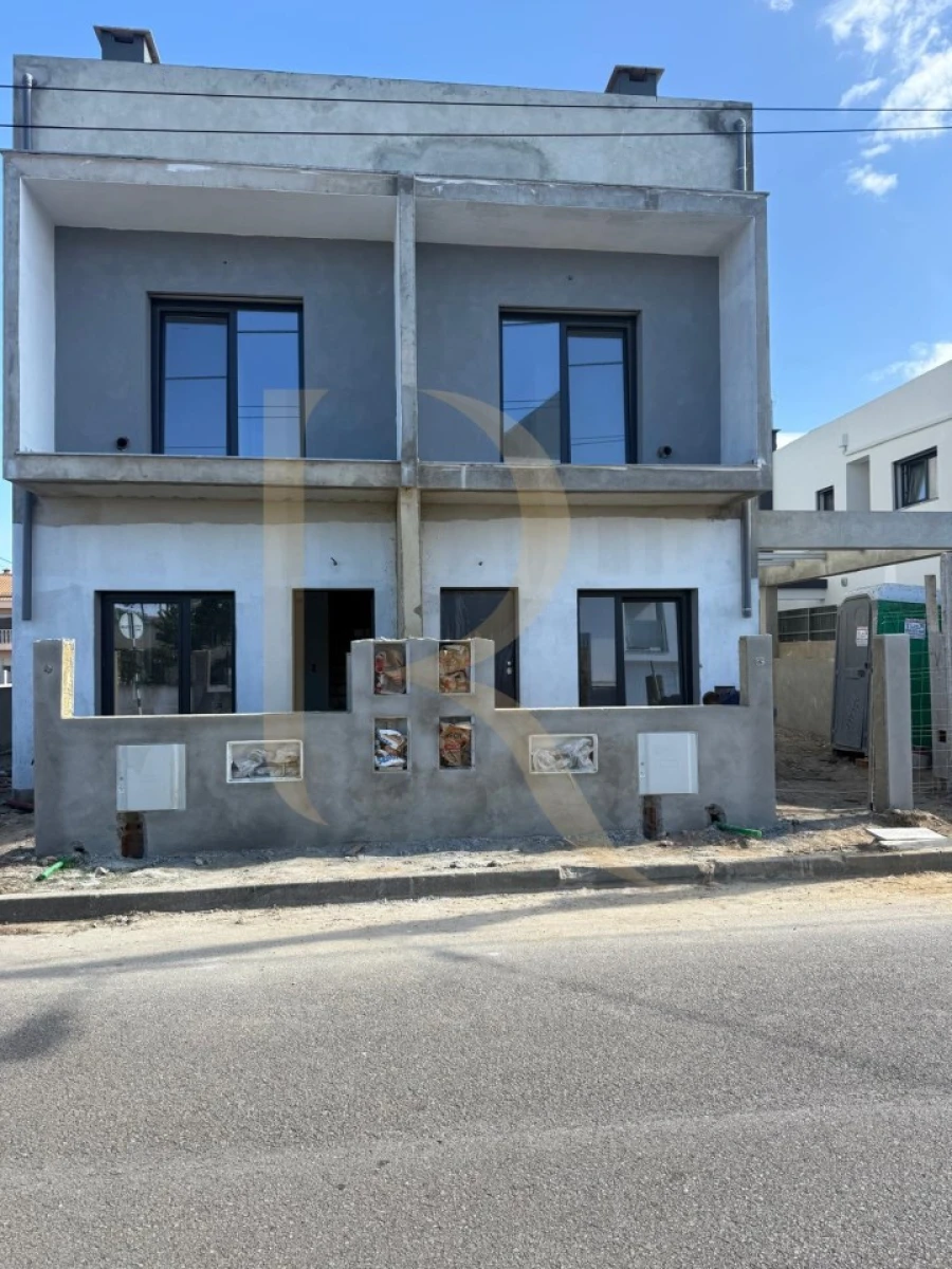 Moradia T4 para Venda em Fernao Ferro Foto 6