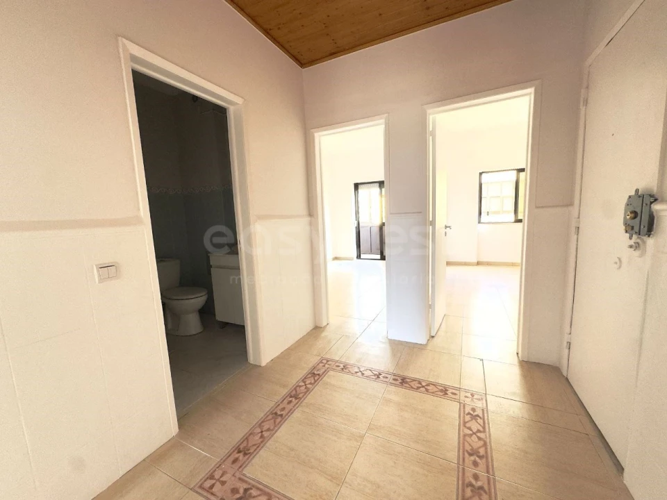 Apartamento T2 para Venda em Baixa da Banheira e Vale da Amoreira Foto 1