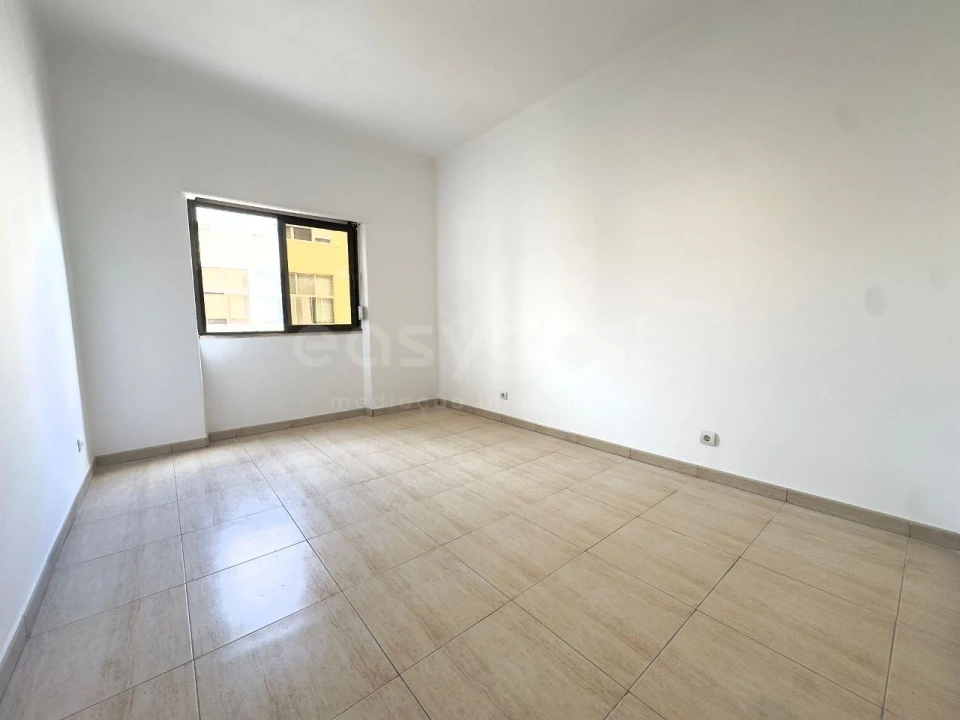 Apartamento T2 para Venda em Baixa da Banheira e Vale da Amoreira Foto 3