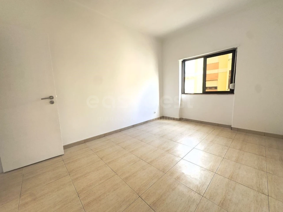 Apartamento T2 para Venda em Baixa da Banheira e Vale da Amoreira Foto 4
