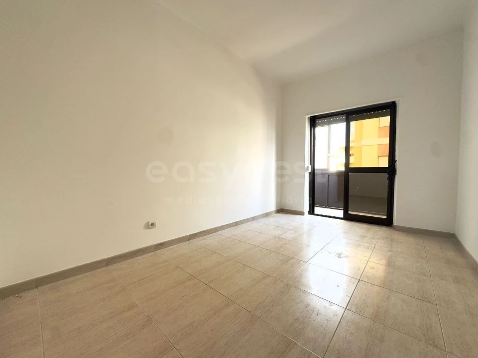 Apartamento T2 para Venda em Baixa da Banheira e Vale da Amoreira Foto 5