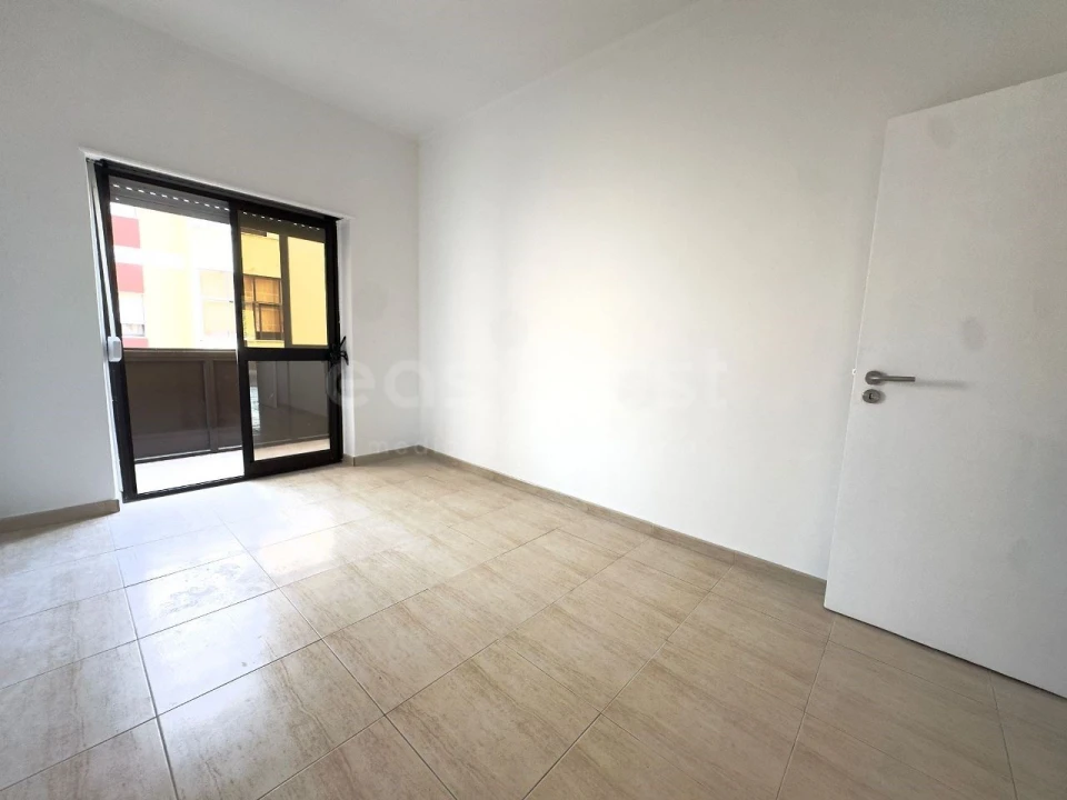 Apartamento T2 para Venda em Baixa da Banheira e Vale da Amoreira Foto 6