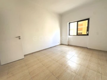 Apartamento T2 para Venda em Baixa da Banheira e Vale da Amoreira