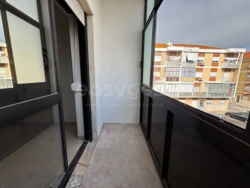 Apartamento T2 para Venda em Baixa da Banheira e Vale da Amoreira
