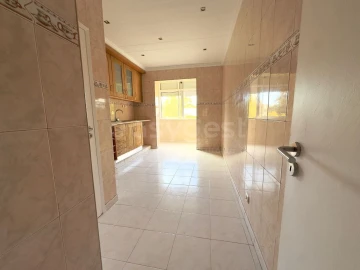 Apartamento T2 para Venda em Baixa da Banheira e Vale da Amoreira