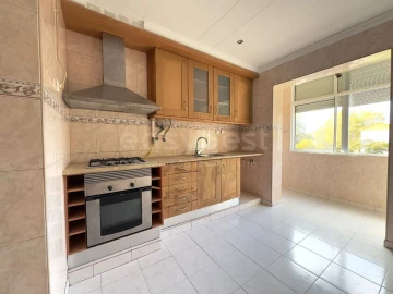 Apartamento T2 para Venda em Baixa da Banheira e Vale da Amoreira