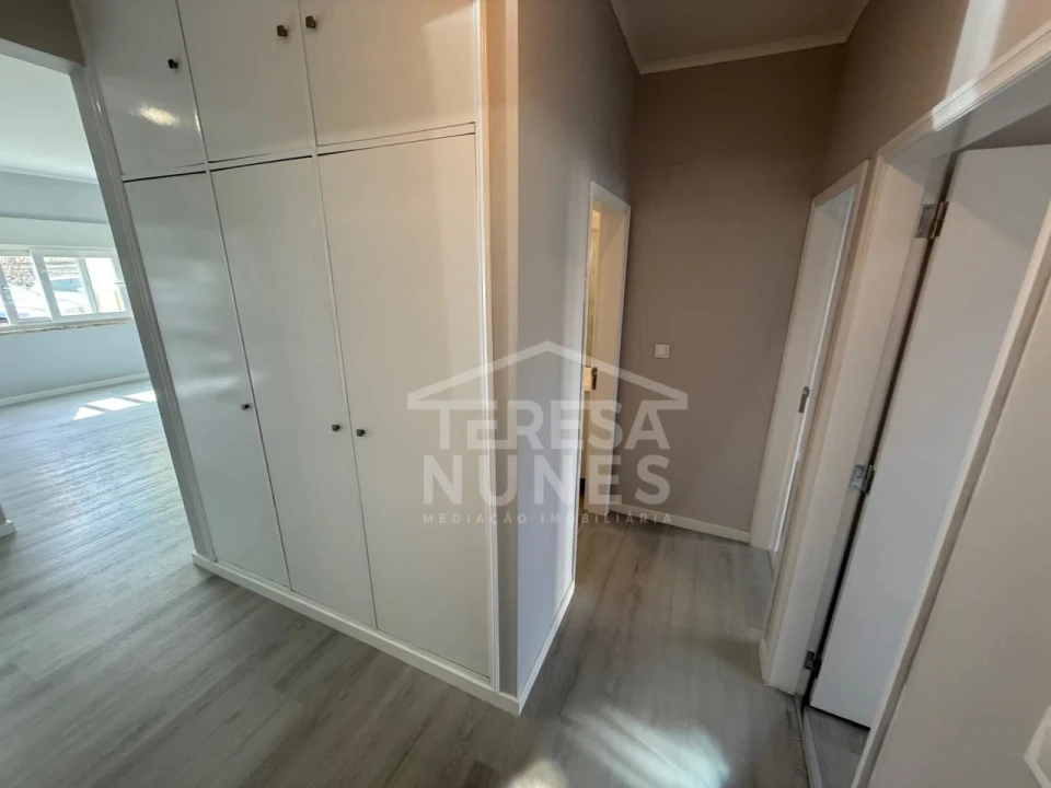 Apartamento T3 para Venda em Laranjeiro e Feijó Foto 2