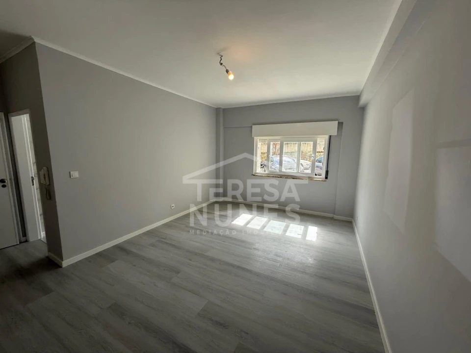 Apartamento T3 para Venda em Laranjeiro e Feijó Foto 4