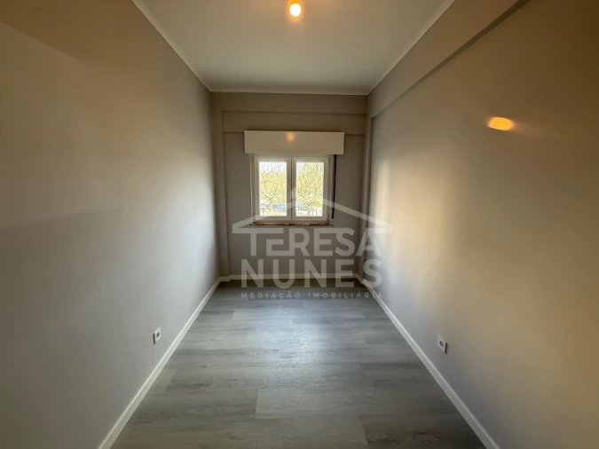 Apartamento T3 para Venda em Laranjeiro e Feijó Foto 7