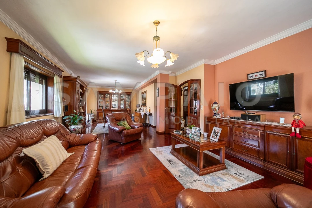 Moradia T6 para Venda em Gondomar (São Cosme), Valbom e Jovim Foto 4