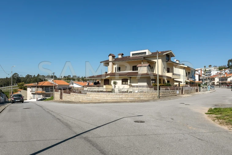 Moradia T6 para Venda em Gondomar (São Cosme), Valbom e Jovim Foto 76