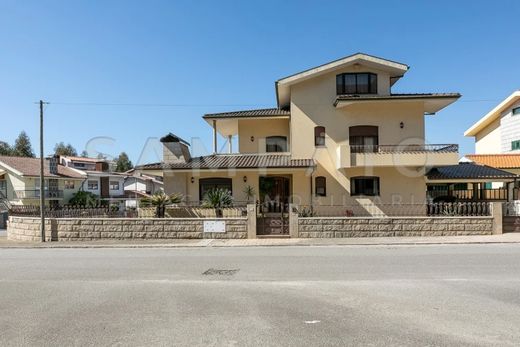 Moradia T6 para Venda em Gondomar (São Cosme), Valbom e Jovim Foto 77