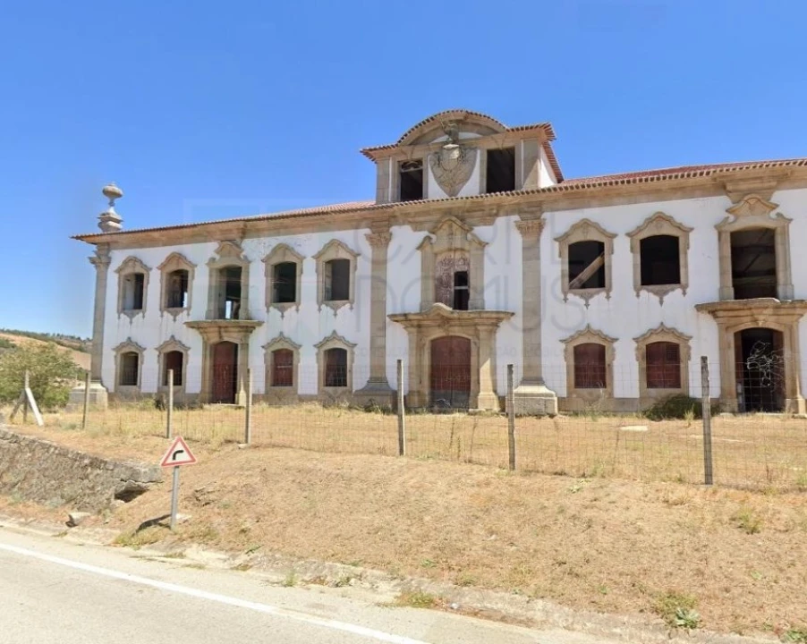 Moradia T40 para Venda em Castelo Branco Foto 17